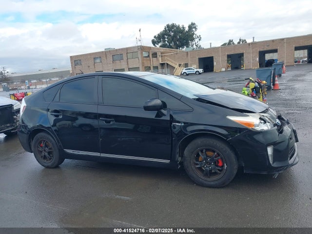 Toyota Prius Two 2015 JTDKN3DUXF1928801 Image 12