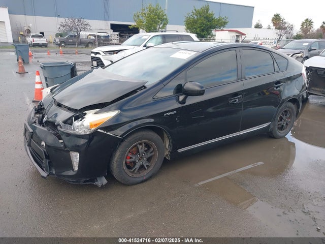 Toyota Prius Two 2015 JTDKN3DUXF1928801 Image 2