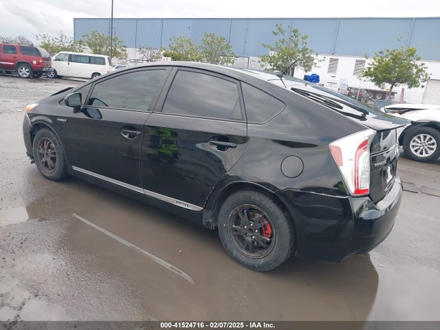 Toyota Prius Two 2015 JTDKN3DUXF1928801 Image 3