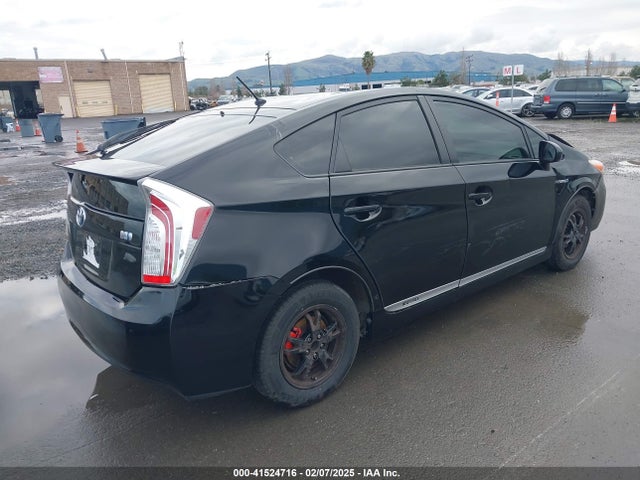 Toyota Prius Two 2015 JTDKN3DUXF1928801 Image 4
