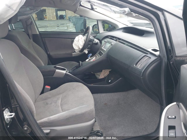 Toyota Prius Two 2015 JTDKN3DUXF1928801 Image 5