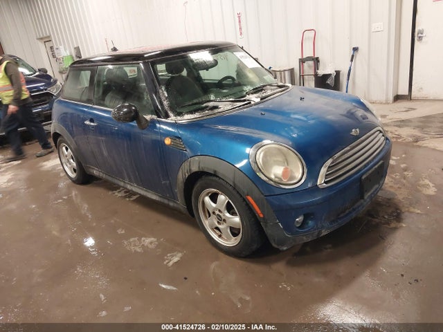 2008 MINI COOPER WMWMF33558TU66605 Photo 0