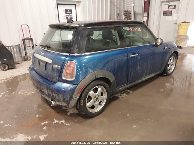 2008 MINI COOPER WMWMF33558TU66605 Photo 3
