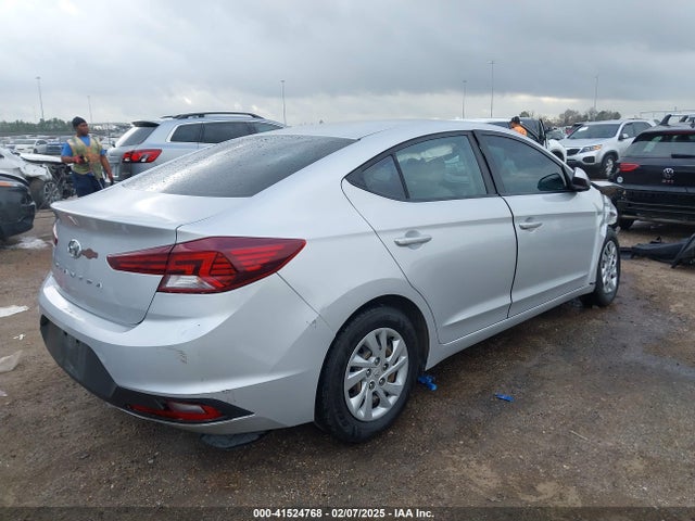 Hyundai ELANTRA SE 2019 KMHD74LF9KU866338 Image 4