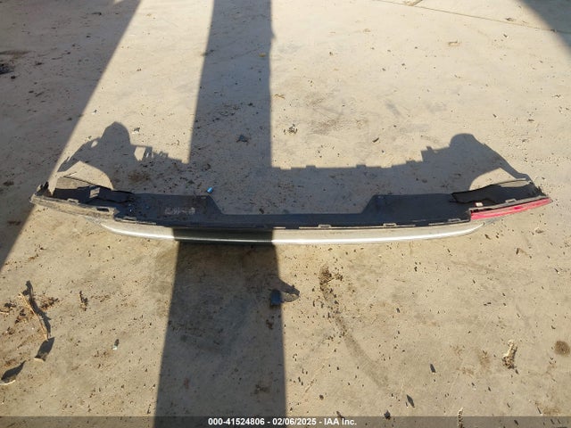 1HGCR2F83FA054084 Honda Accord