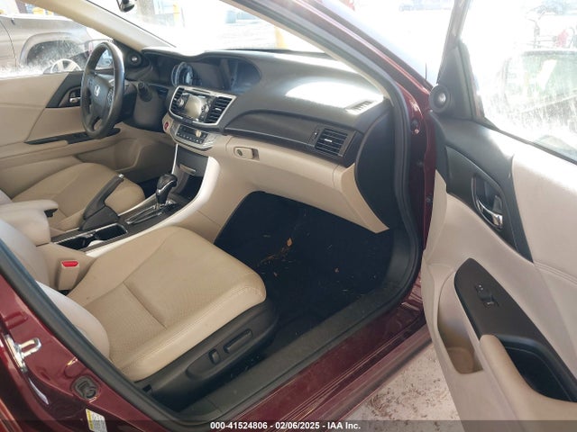 1HGCR2F83FA054084 Honda Accord