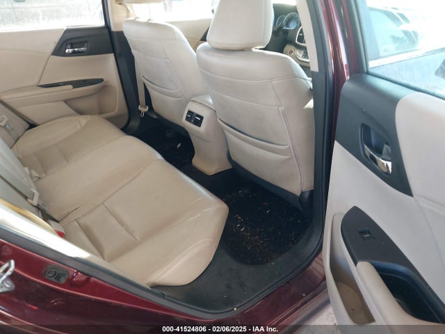 1HGCR2F83FA054084 Honda Accord