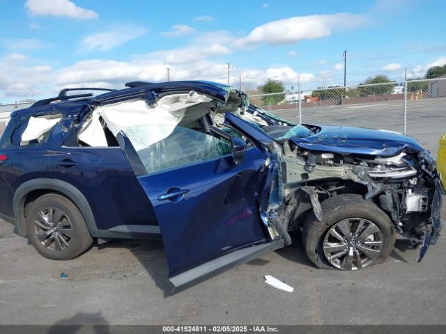 5N1DR3BA2NC256527 Nissan Pathfinder Sv 2wd