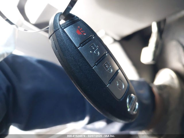JN1BJ1CR5HW127358 Nissan Rogue Sport Sv