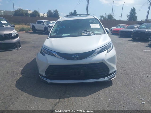 5TDJRKECXNS135662 Toyota SIENNA XLE