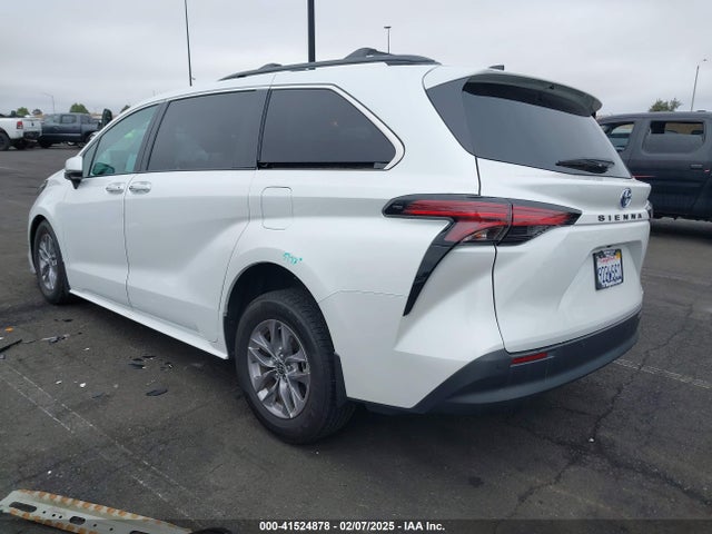 5TDJRKECXNS135662 Toyota SIENNA XLE