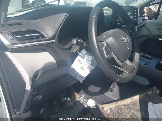 5TDJRKECXNS135662 Toyota SIENNA XLE