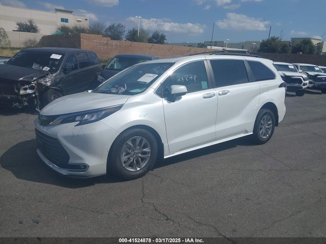 5TDJRKECXNS135662 Toyota SIENNA XLE