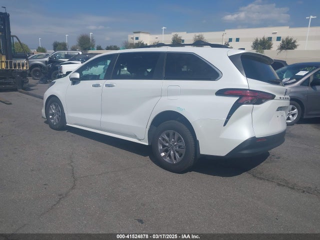 5TDJRKECXNS135662 Toyota SIENNA XLE
