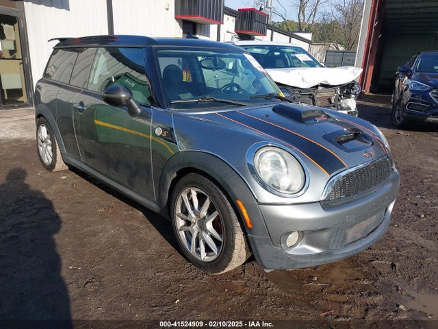 2010 MINI COOPER S CLUBMAN WMWMM3C5XATP75689 Photo 0