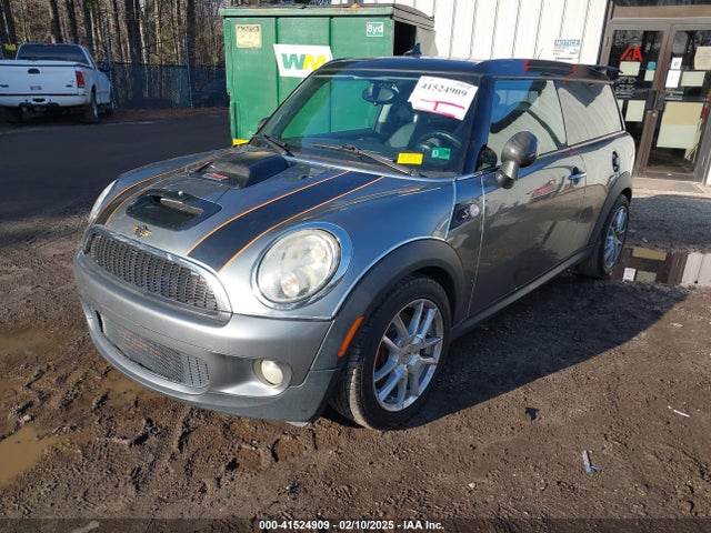 2010 MINI COOPER S CLUBMAN WMWMM3C5XATP75689 Photo 1