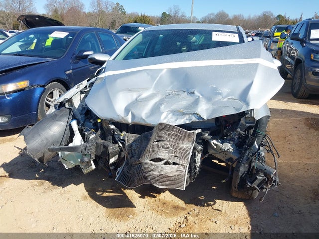 5NPD84LF0JH275857 Hyundai ELANTRA SEL