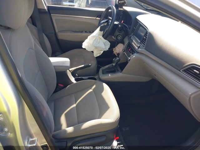 5NPD84LF0JH275857 Hyundai ELANTRA SEL