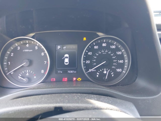 5NPD84LF0JH275857 Hyundai ELANTRA SEL