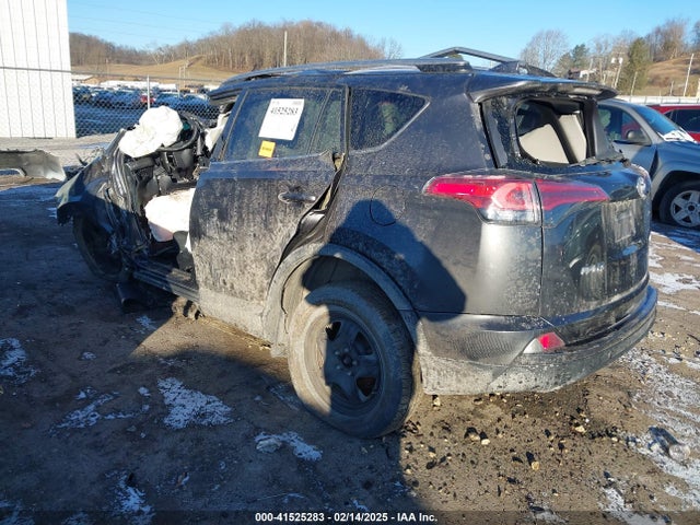 Toyota RAV4 LE 2017 2T3BFREV6HW562282 Image 3