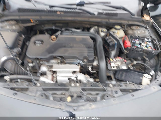 1G1ZE5ST4HF147940 Chevrolet MALIBU 1LT
