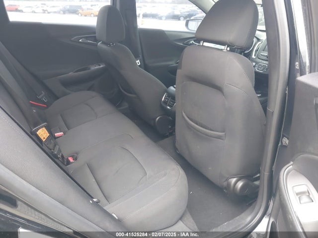 1G1ZE5ST4HF147940 Chevrolet MALIBU 1LT