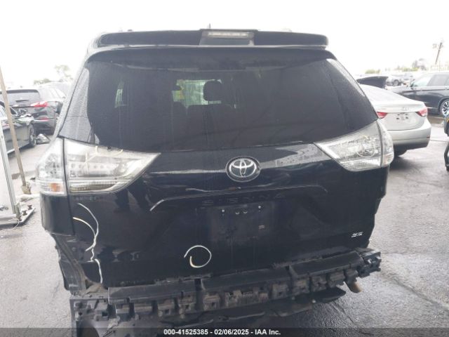 5TDXZ3DC1JS953289 Toyota Sienna Se 8 Passenger