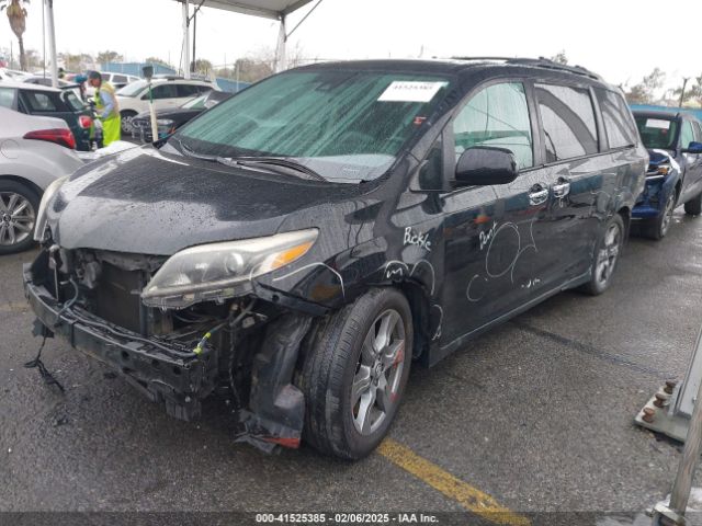 5TDXZ3DC1JS953289 Toyota Sienna Se 8 Passenger