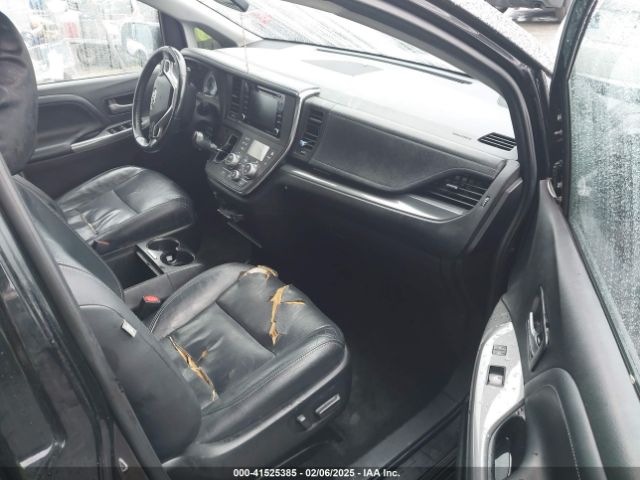 5TDXZ3DC1JS953289 Toyota Sienna Se 8 Passenger