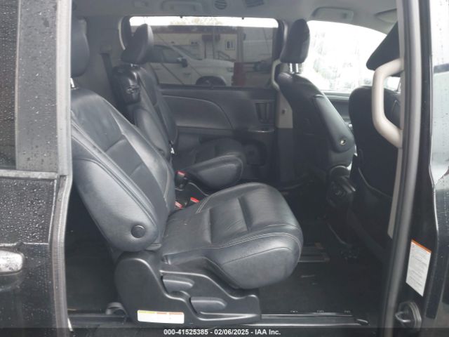 5TDXZ3DC1JS953289 Toyota Sienna Se 8 Passenger