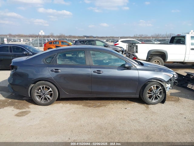 3KPF24AD6PE589540 KIA Forte Lxs