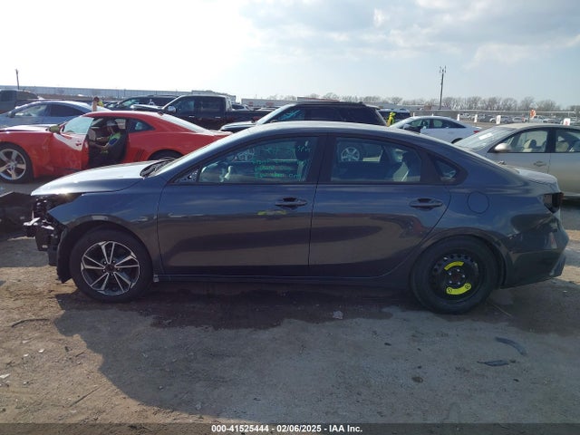 3KPF24AD6PE589540 KIA Forte Lxs