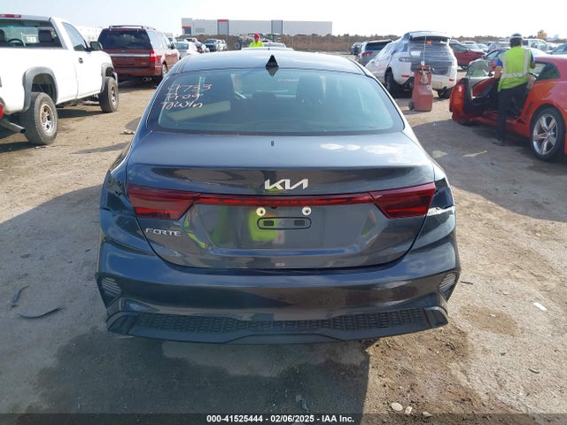 3KPF24AD6PE589540 KIA Forte Lxs