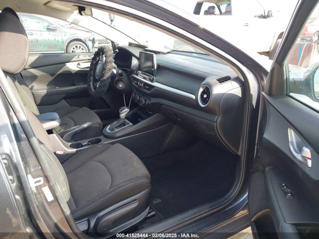 3KPF24AD6PE589540 KIA Forte Lxs