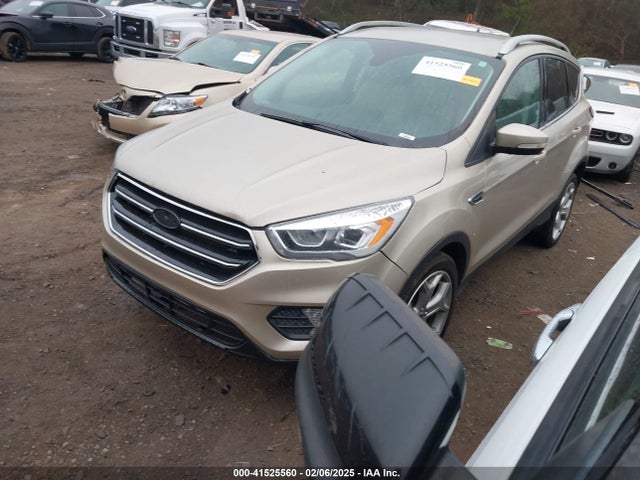 Ford Escape Titanium 2017 1FMCU0J98HUE00905 Image 2