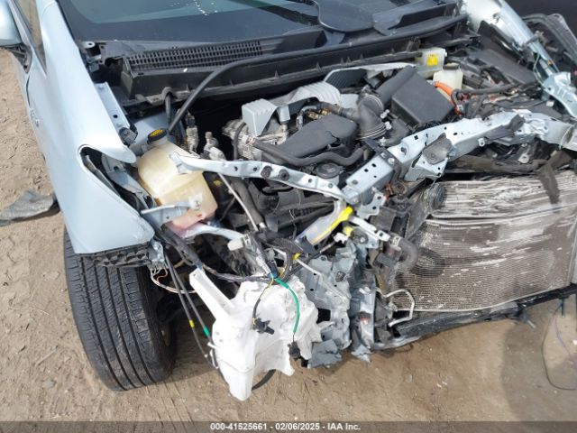 JTDZN3EU1E3330452 Toyota Prius V Three