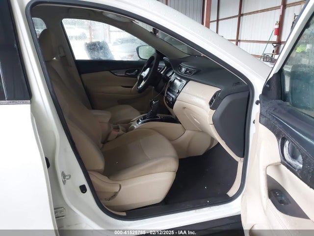 5N1AT2MT5KC767027 Nissan ROGUE SV