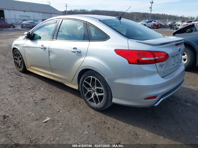 Ford FOCUS SE 2015 1FADP3F22FL362268 Image 3