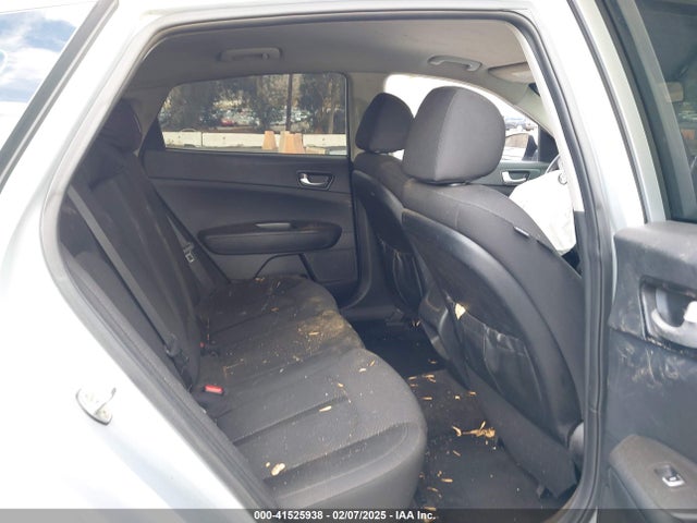 5XXGT4L33JG268995 KIA Optima Lx