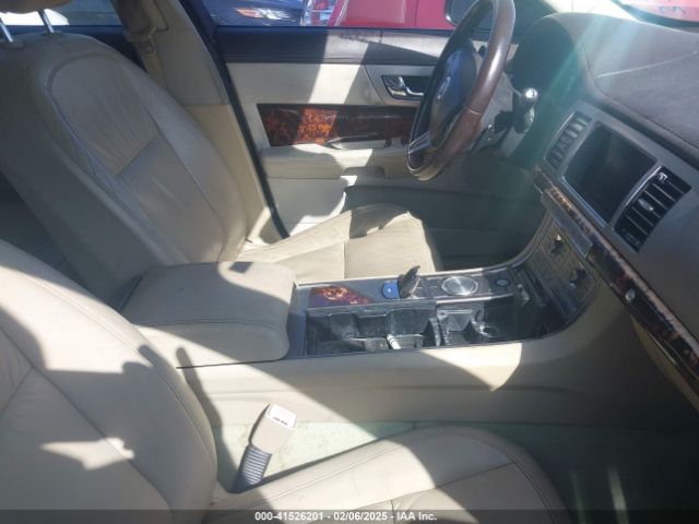 2011 JAGUAR XF SAJWA0FB6BLS07902 Photo 4