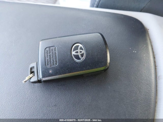 Toyota Prius V Two 2017 JTDZN3EU9HJ062721 Image 11