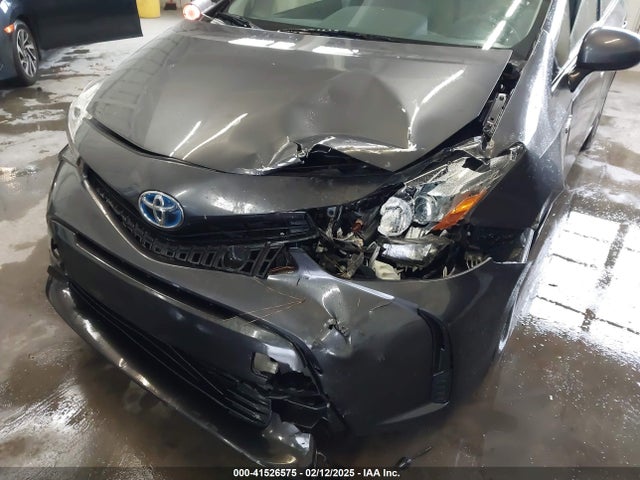 Toyota Prius V Two 2017 JTDZN3EU9HJ062721 Image 6