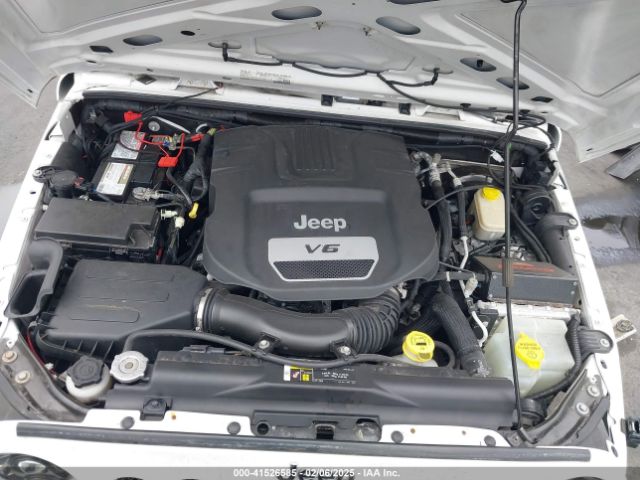 1C4BJWDGXHL562630 Jeep Wrangler Unlimited Sport 4x4