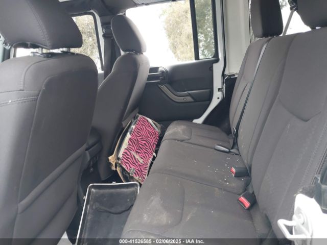 1C4BJWDGXHL562630 Jeep Wrangler Unlimited Sport 4x4