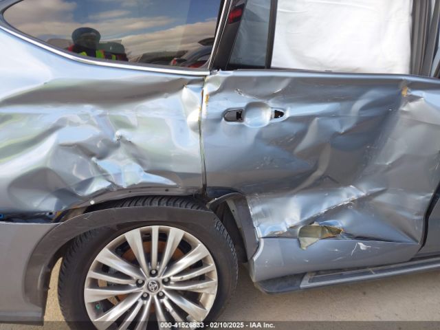 5TDFZRAH2MS041693 Toyota Highlander Platinum
