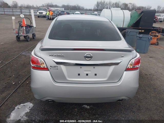 Nissan Altima 2.5 S 2015 1N4AL3APXFC223863 Image 16