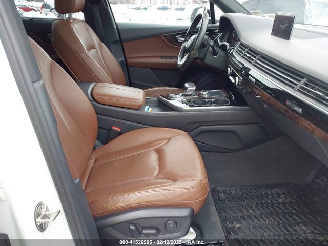 2017 AUDI Q7 WA1LAAF7XHD041108 Photo 4