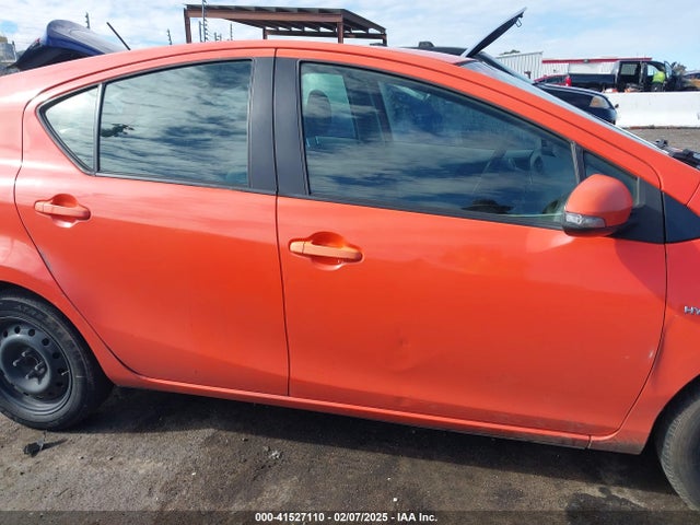 Продажа на аукционе авто 2013 Toyota Prius C Two, vin: JTDKDTB36D1034739, номер лота: 41527110