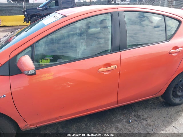 Продажа на аукционе авто 2013 Toyota Prius C Two, vin: JTDKDTB36D1034739, номер лота: 41527110