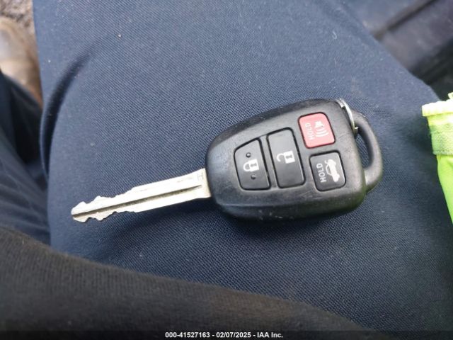 5YFBURHE0JP753603 Toyota COROLLA LE